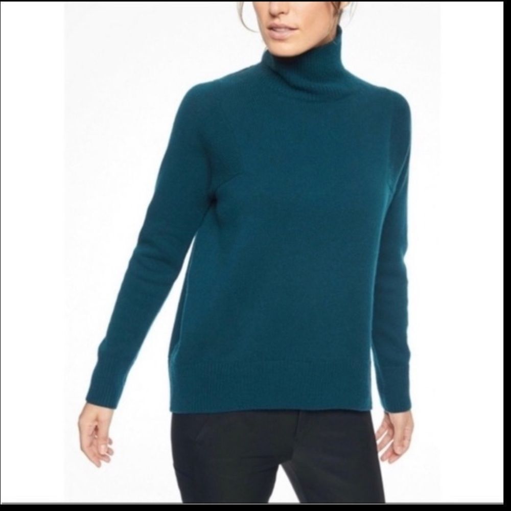 Athleta Bedford Wool & Cashmere Blend Turtleneck Sweater Size Medium